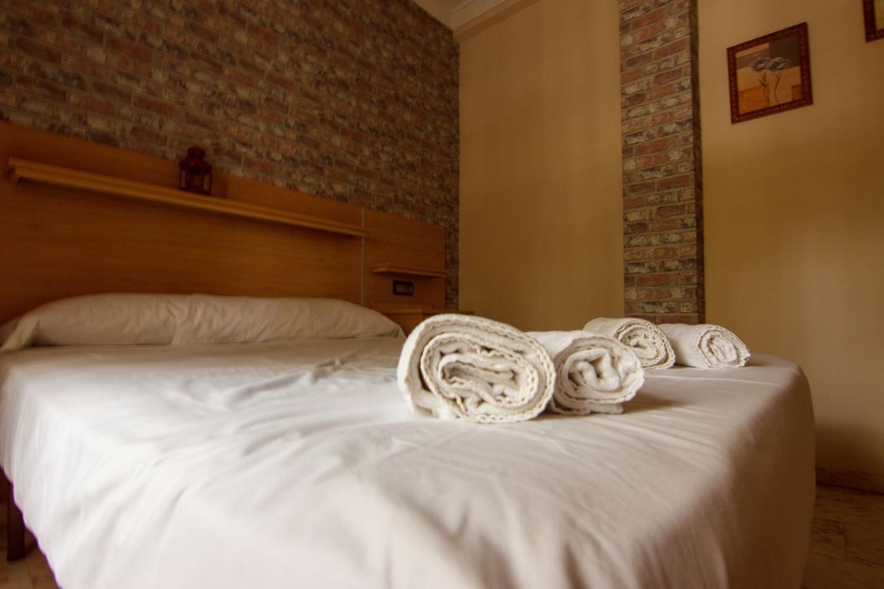 Rentalsevilla Centrico Apartamento Junto Al Guadalquivir Con Parking Coche Mediano