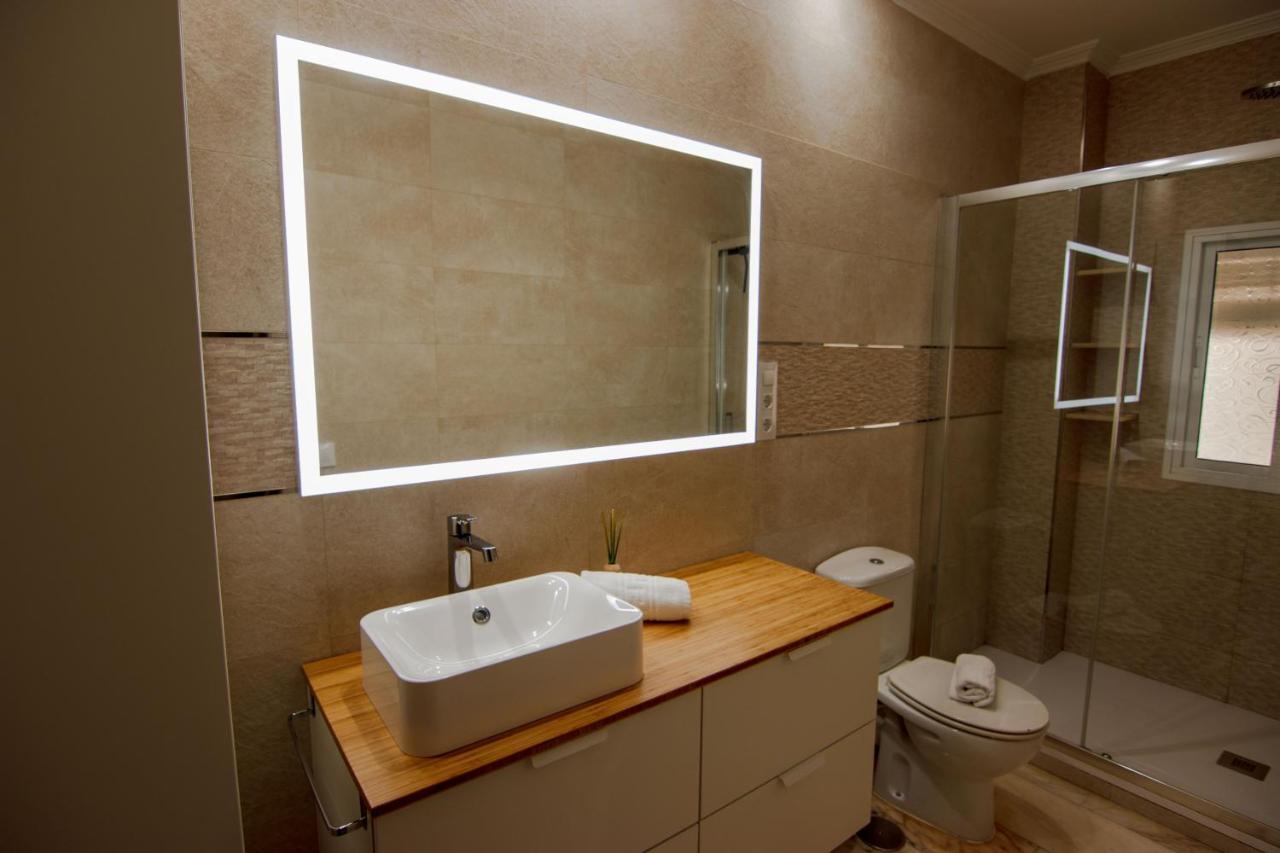 Rentalsevilla Centrico Apartamento Junto Al Guadalquivir Con Parking Coche Mediano *