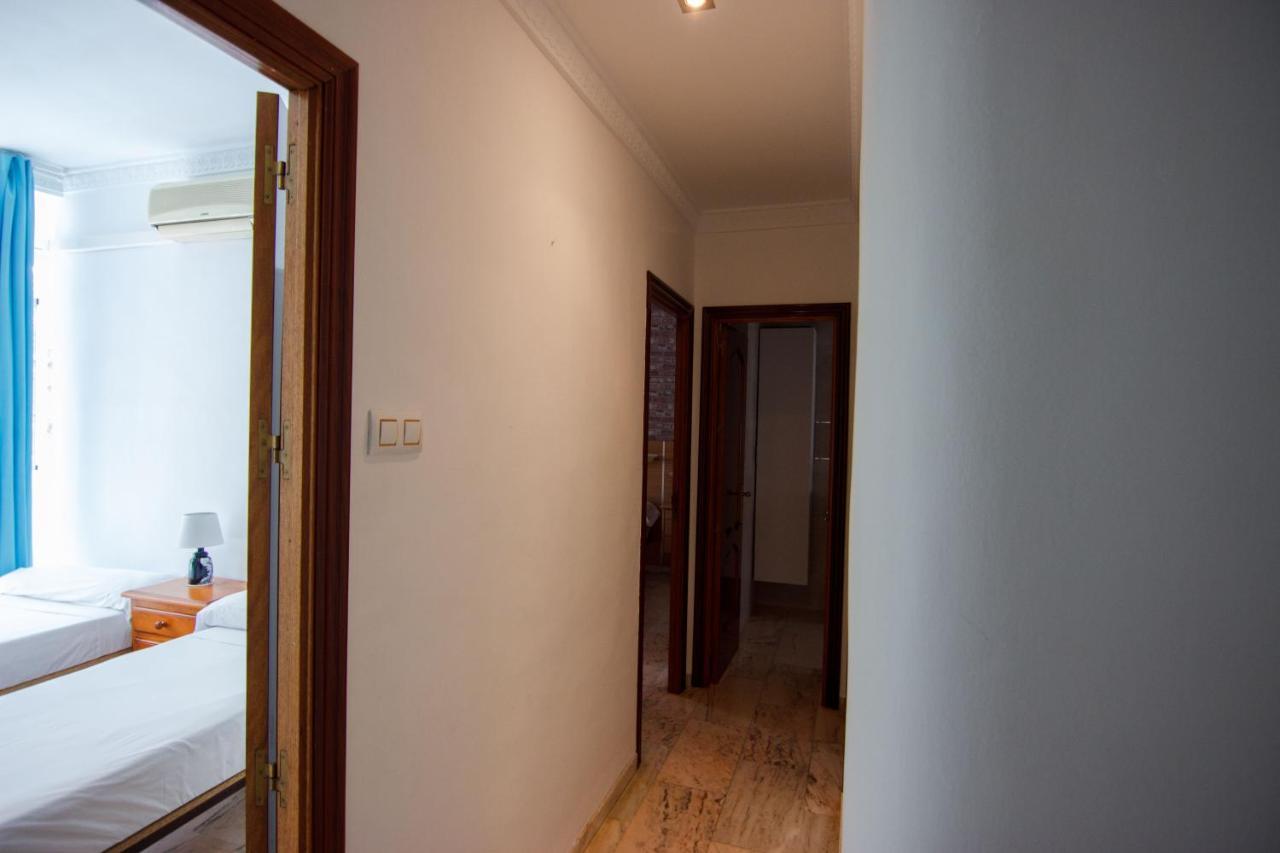 Rentalsevilla Centrico Apartamento Junto Al Guadalquivir Con Parking Coche Mediano