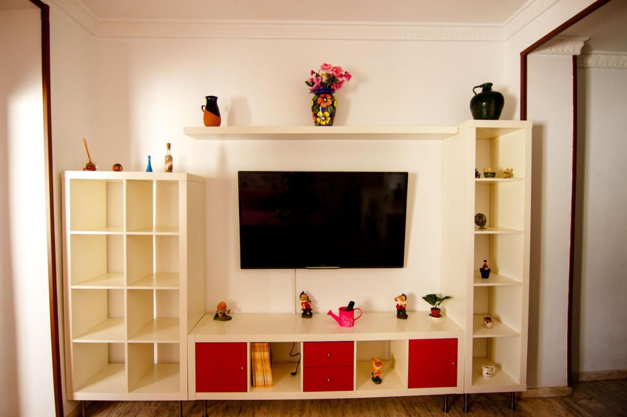 Rentalsevilla Centrico Apartamento Junto Al Guadalquivir Con Parking Coche Mediano Apartment *